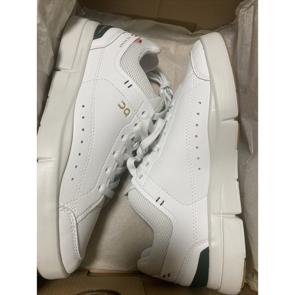 On Run Women's The Roger Centre Court White Sage US 5.5  EU 36.5 - Picture 5 of 5